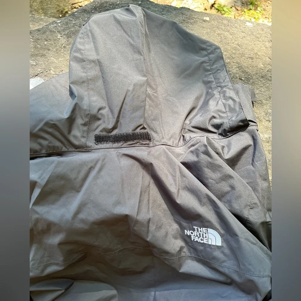 The Northface Men's Sz M 2024 Shell Jacket in Black Medium